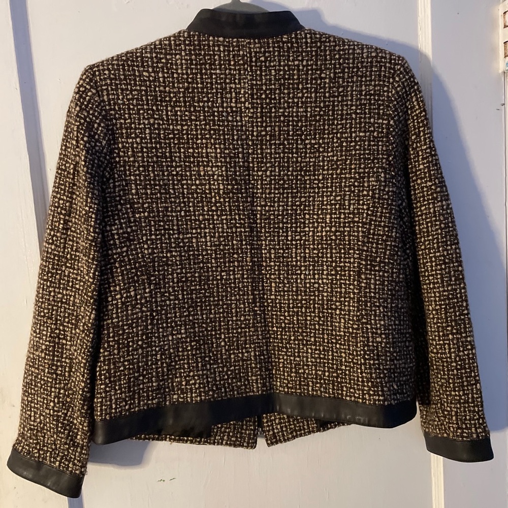 Neutral tone coat - Picture 4 of 5